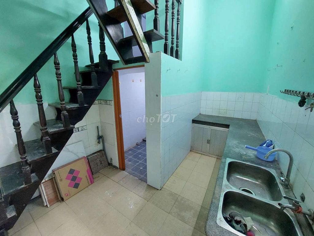 Rent the corner of the Lạc Long Quân, 770 9, Tân Bình