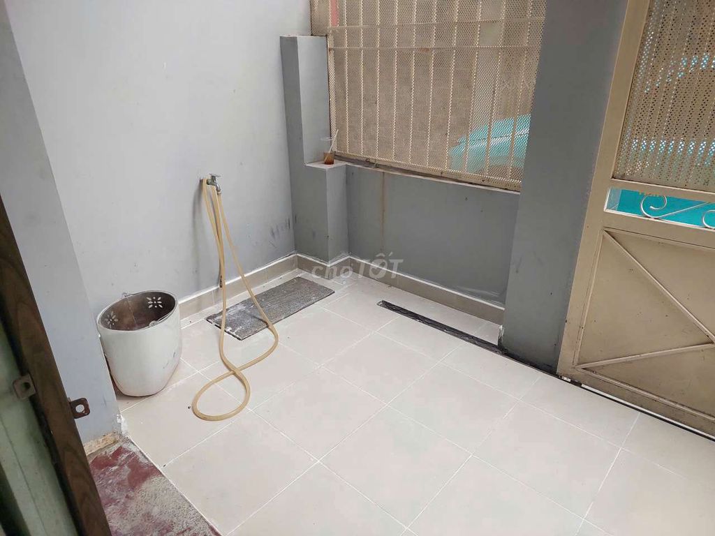 Rent the corner of the Lạc Long Quân, 770 9, Tân Bình