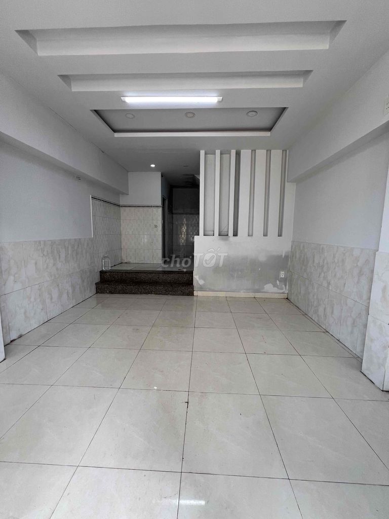 Rent a cash house at 8 million and 7 million a month.