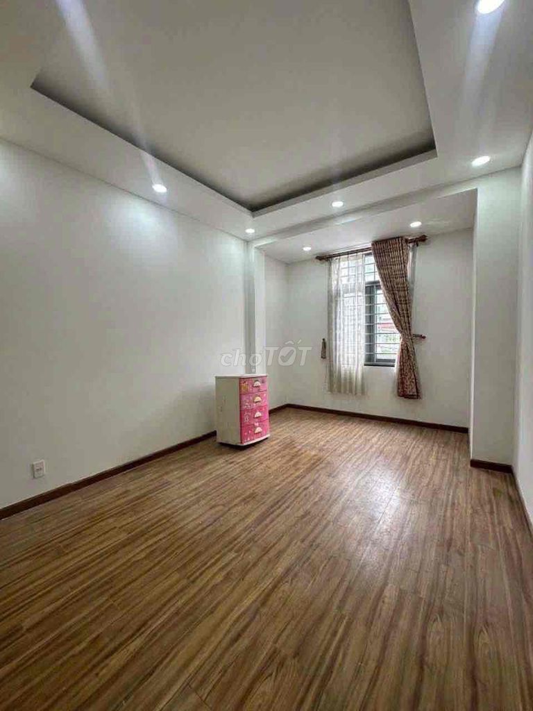 The super-field 2 car 3-1 x15 4 bedrooms in the copper market