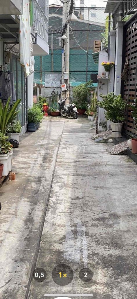 440 x 14th Pass Street, 1 floor 10 million