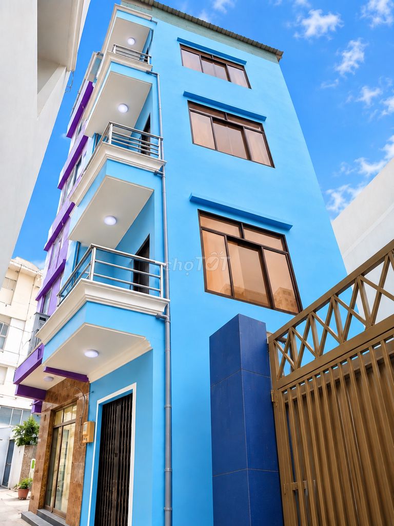 Homeowner cmt8 Renaissance - 4 bedroom 4 toilets - the exact same 9 million