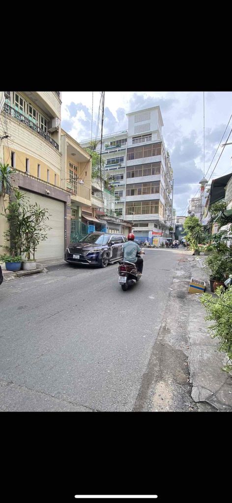 Lương Thế Vinh Media Alley 8 x16, 16 million