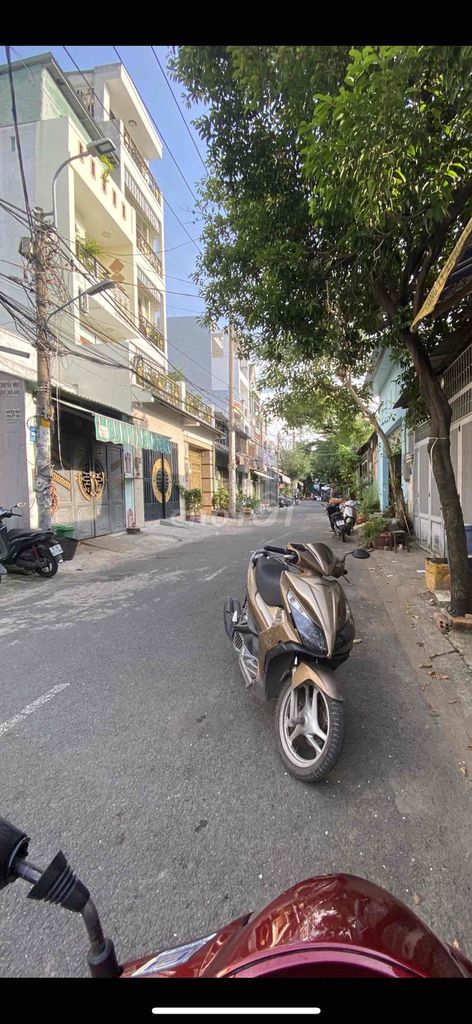 Lương Thế Vinh Media Alley 8 x16, 16 million