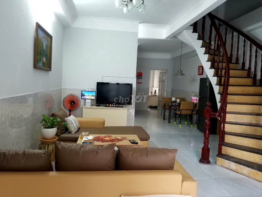 5 x 21st floor roof 3 bedroom 2 basic interior toilets