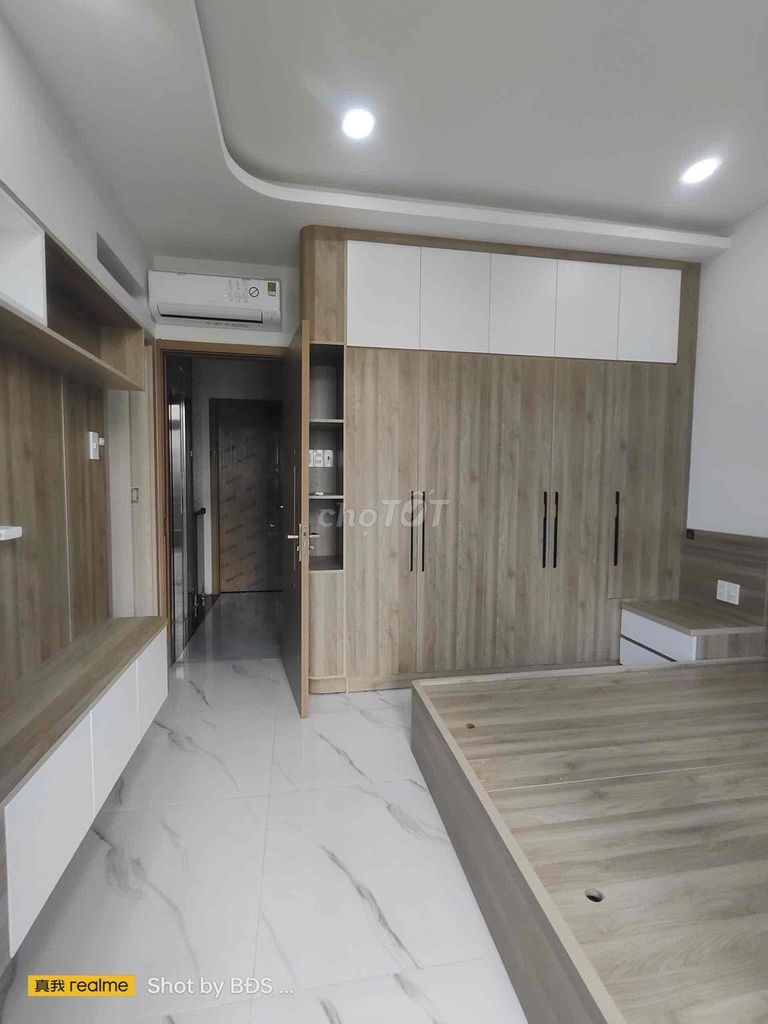 The beautiful 6th floor has 6 bedrooms 8 toilets with an elevator of ql13 near the Great Hakim 30 million