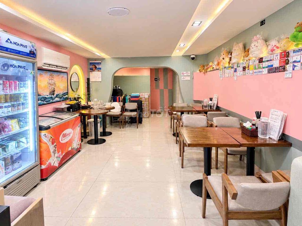Trần Hưng Đạo Front House, Cô Giang, District 1,