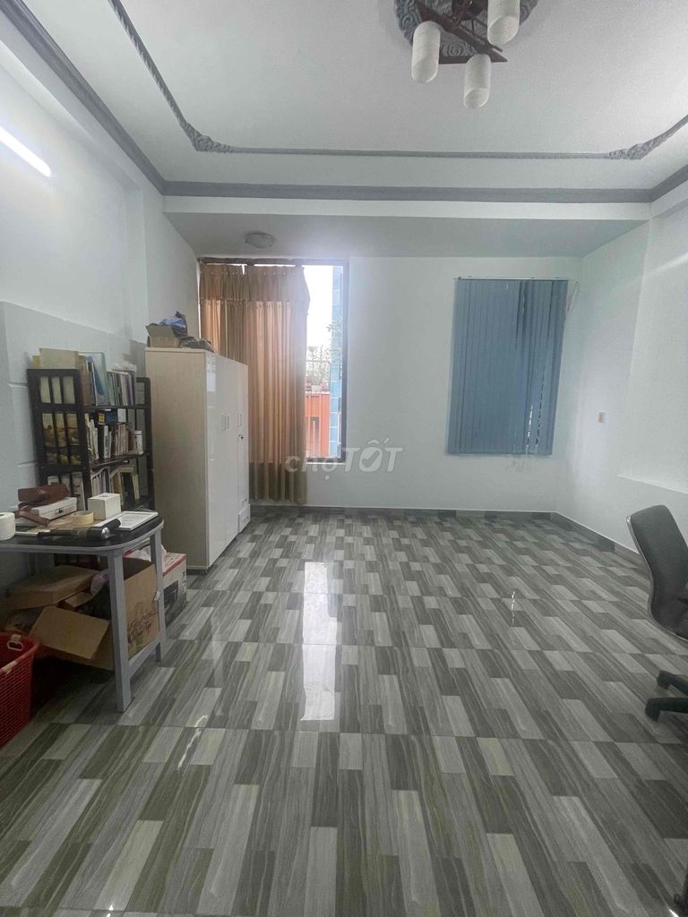 The two-story flight of st 5 11 M has four bedrooms, four toilets, Phạm Văn Chiêu.