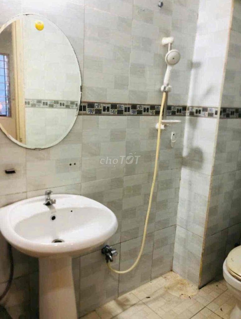 Let's rent out the original house. Flat Street. KAOS 13. Q. Tân Bình