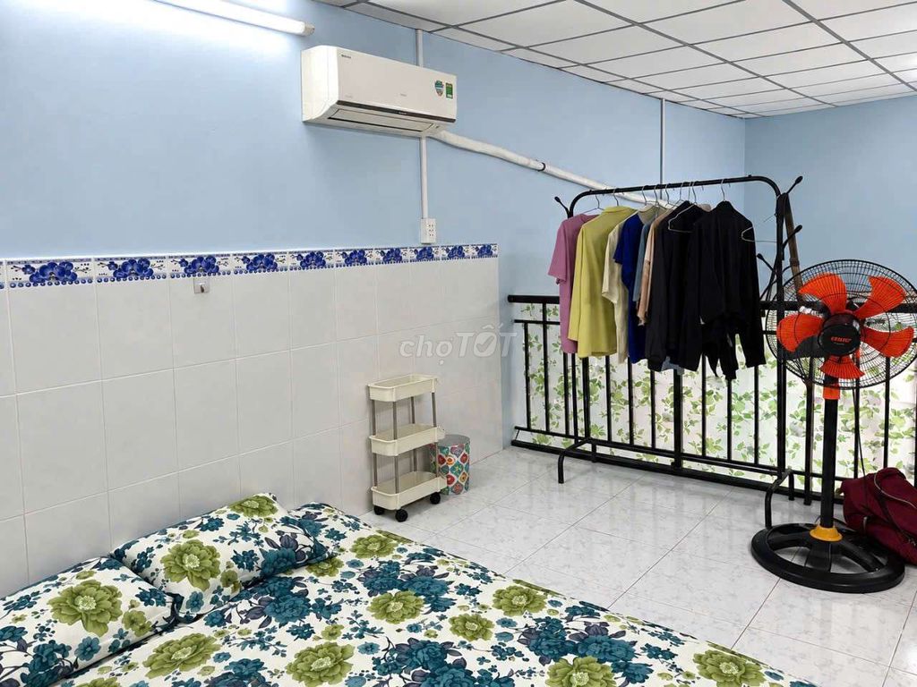 House 1-0-0 has an internal Nguyễn Thị Thập district 7