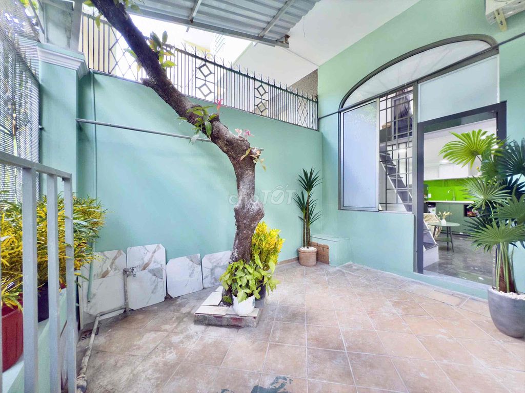 Rent the entire base. 1 ft. 1st at aeon Bình Tân.