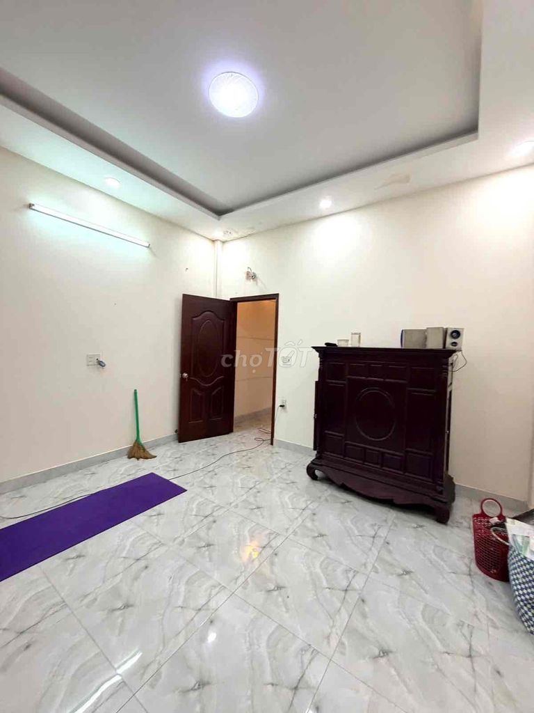 18 million a month -- four bedrooms, three toilets -- Điện Biên Phủ, Bình Thạnh