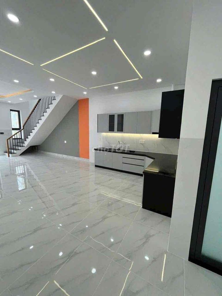 renting a 100 percent brand new house not using 1/10 Vĩnh Lộc to market r