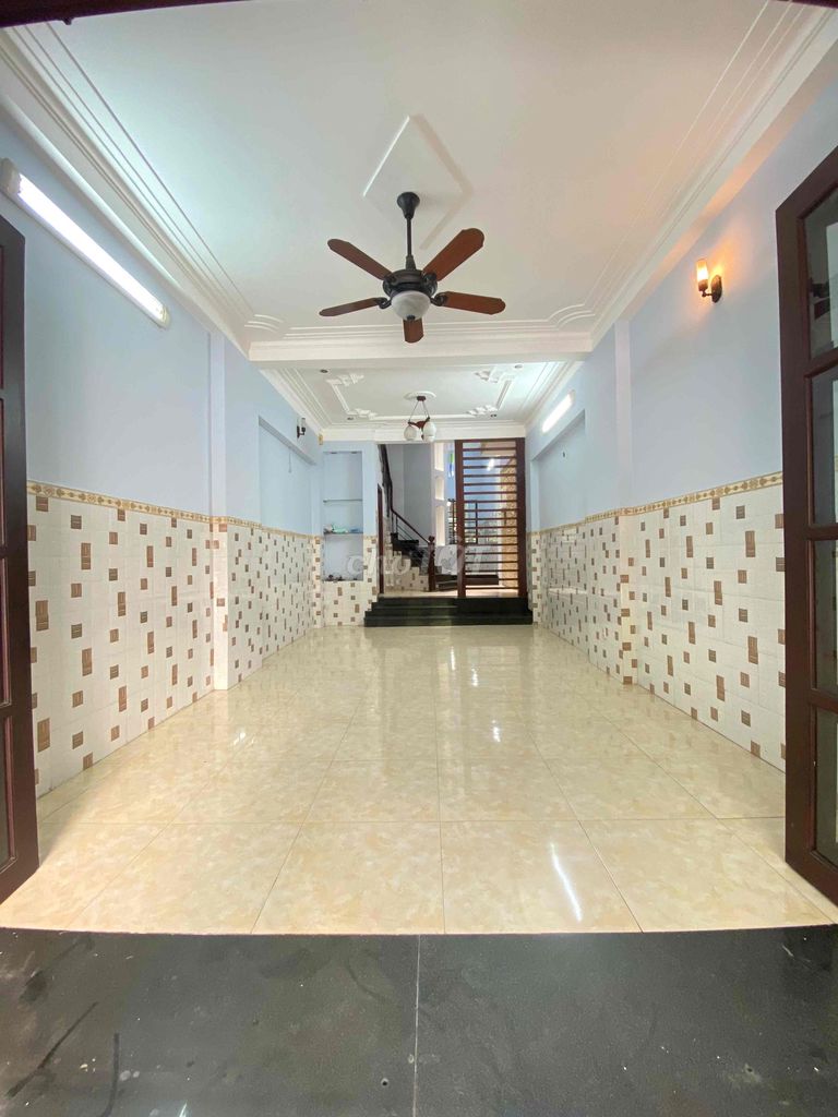 Rent a cash house in the Tân Phú 4 x 18-3 4 room - 19 million