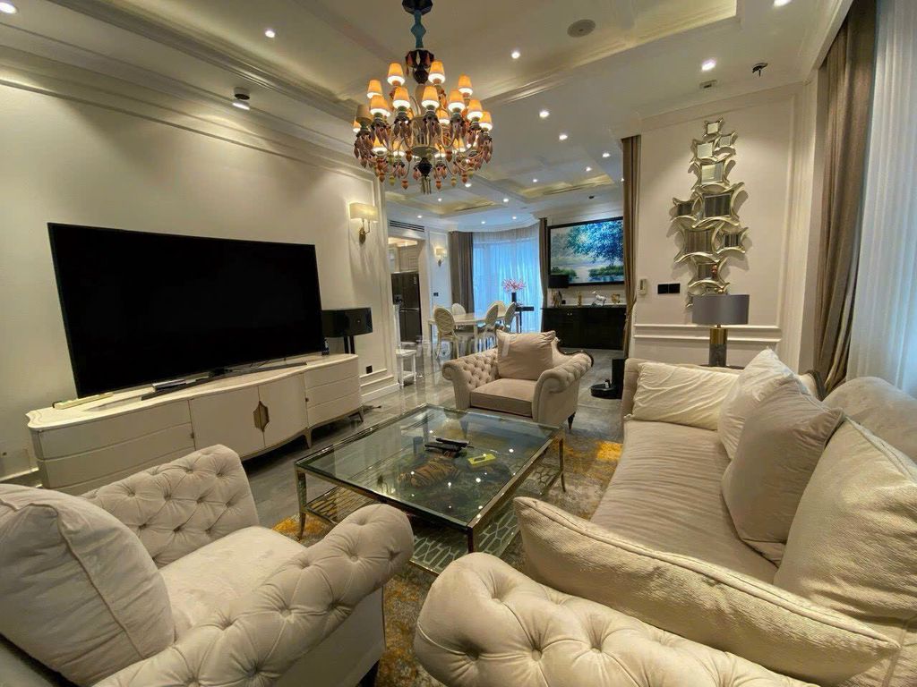 Rent a single and fit-of-the-art villa - 120 million a month.
