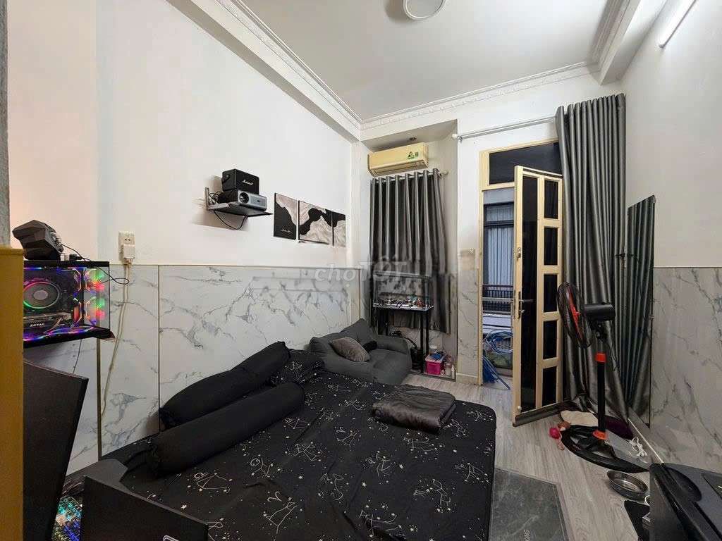 Rent Nguyễn Tiểu La Root House, District 10. Two floors.