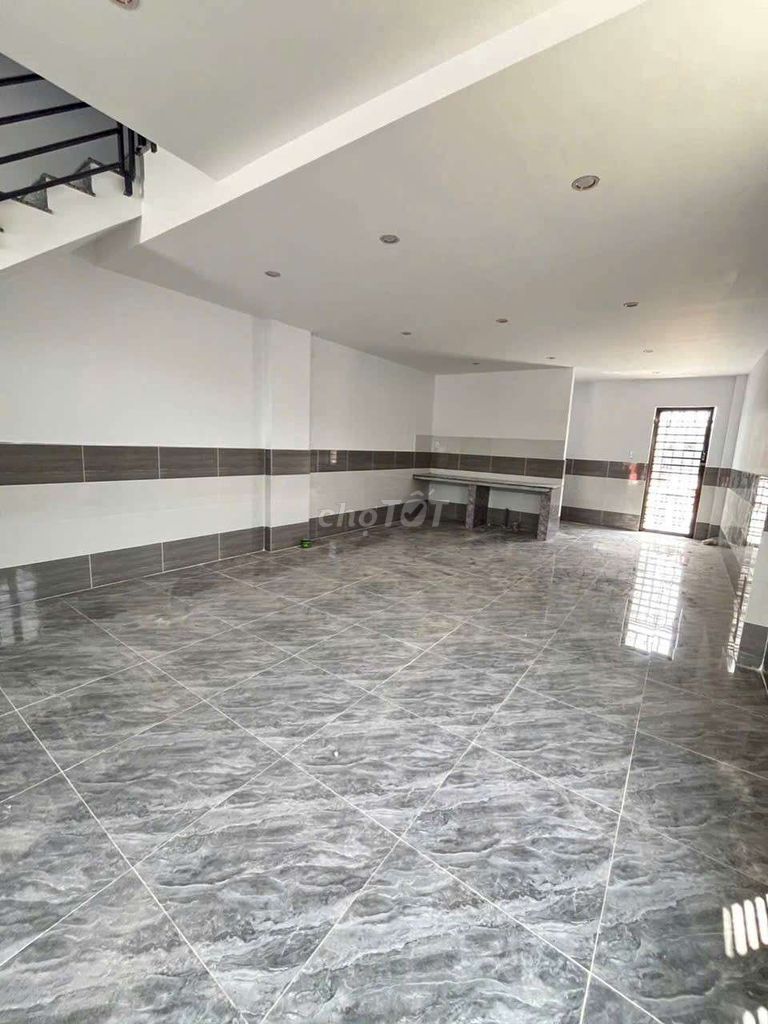 Rent 5 X20 - writing 10 / - price: 11 million.