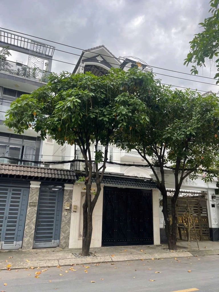 We'll have 5 x 18mm of Chinese Village Centers rented. Five bedrooms, four toilets, 21 million.