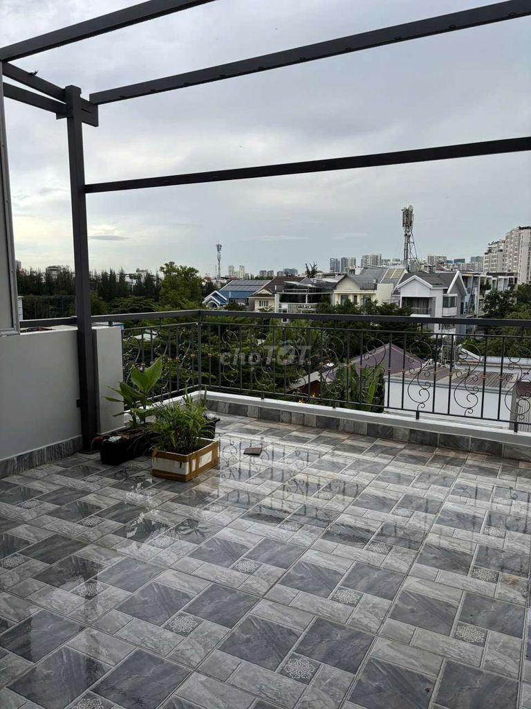 To rent the whole house. Lê Văn Lương sales front. District 7
