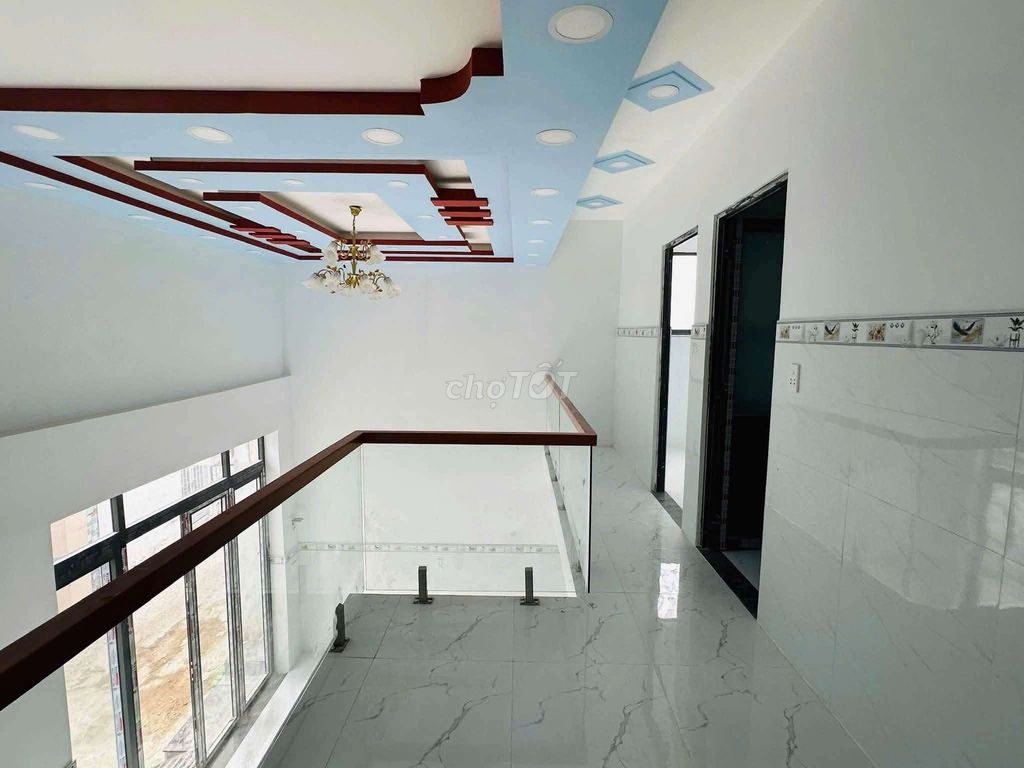 The new house is 100 percent one foot per foot. The product uses 100 meters-three Tam Bình, Thủ Đức.