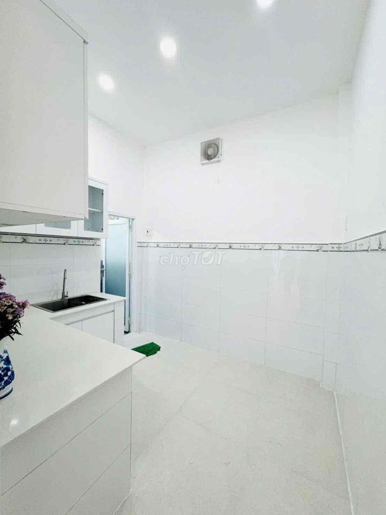 Let's rent a nice new nc. Nguyễn Phúc Chu Tân Bình Carway.
