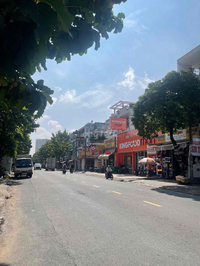 Rent the entire số 1 Street. 6 x 21 m. 3rd floor. 23 million.