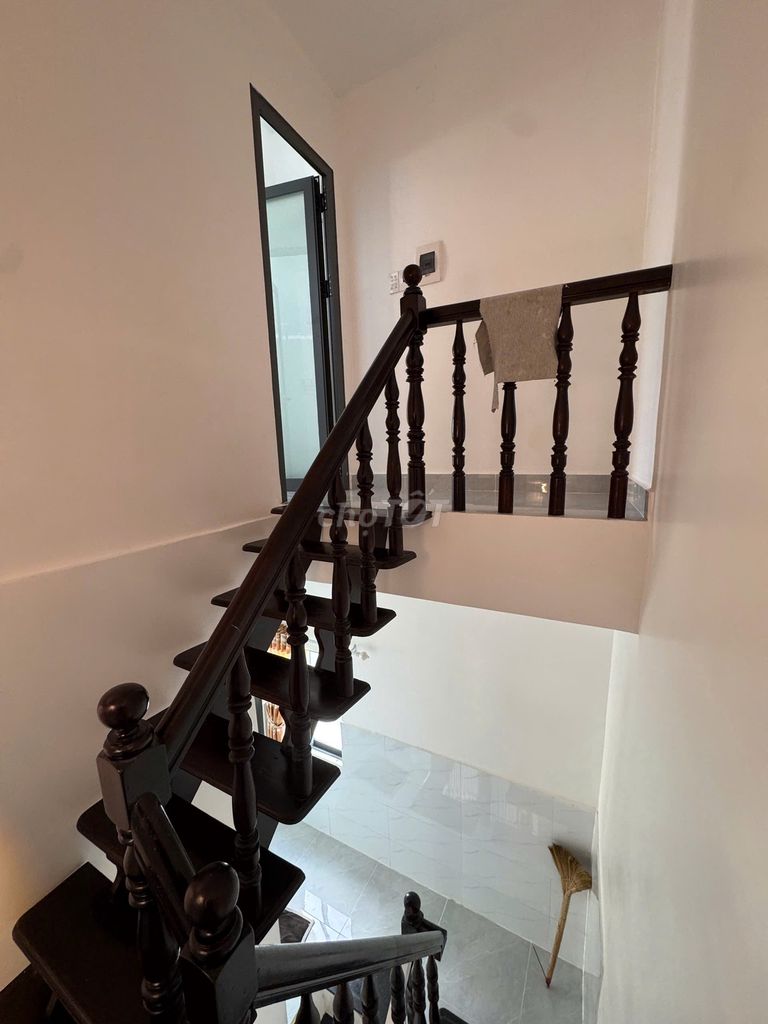 Rent the 100 Btôn đản P cash home, 4 centimeter District Society.