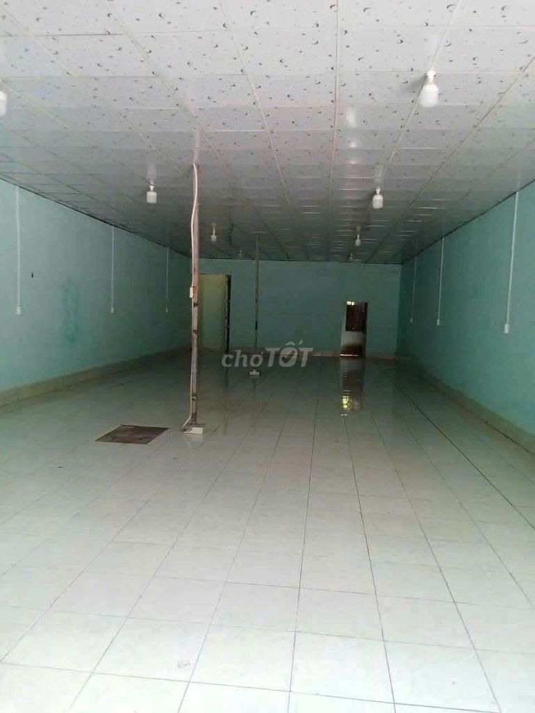 warehouse 9 ,622 in the Wing ofland