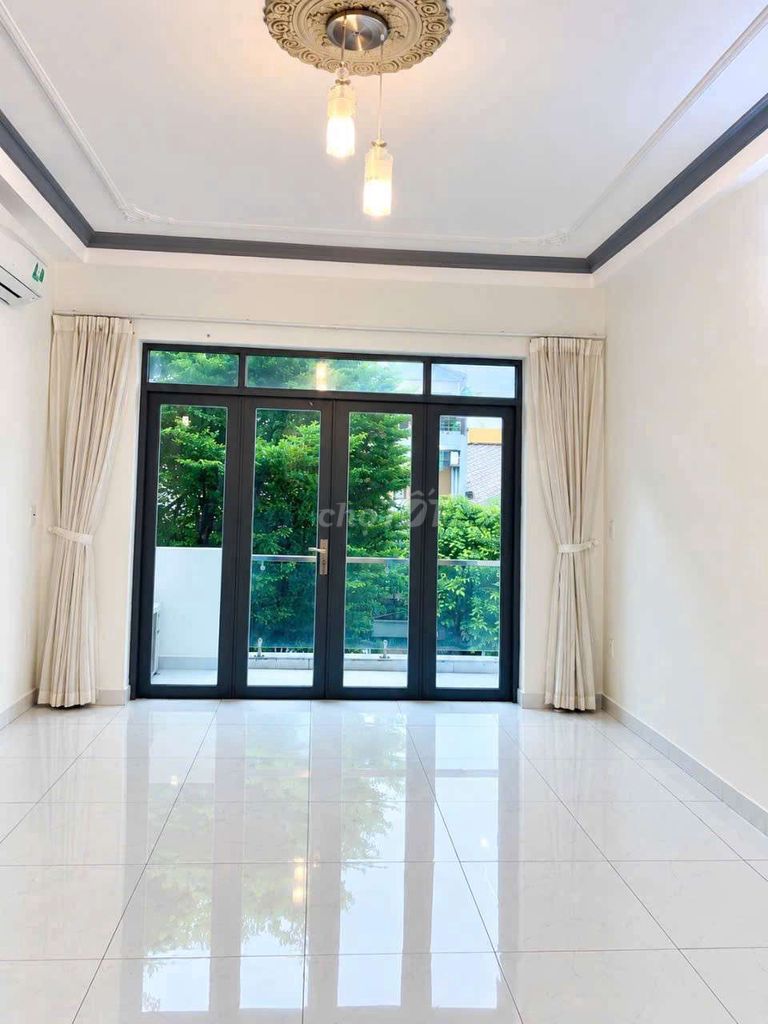 Rent a cash house, Tên Lửa sales.