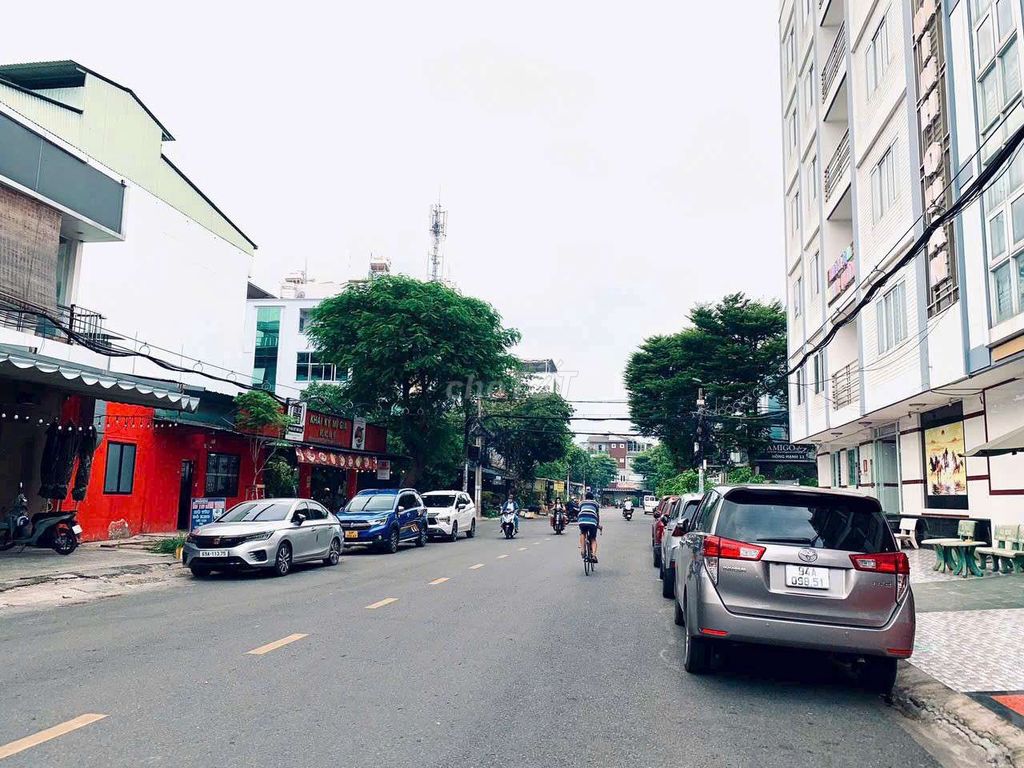 Rent a cash house, Tên Lửa sales.