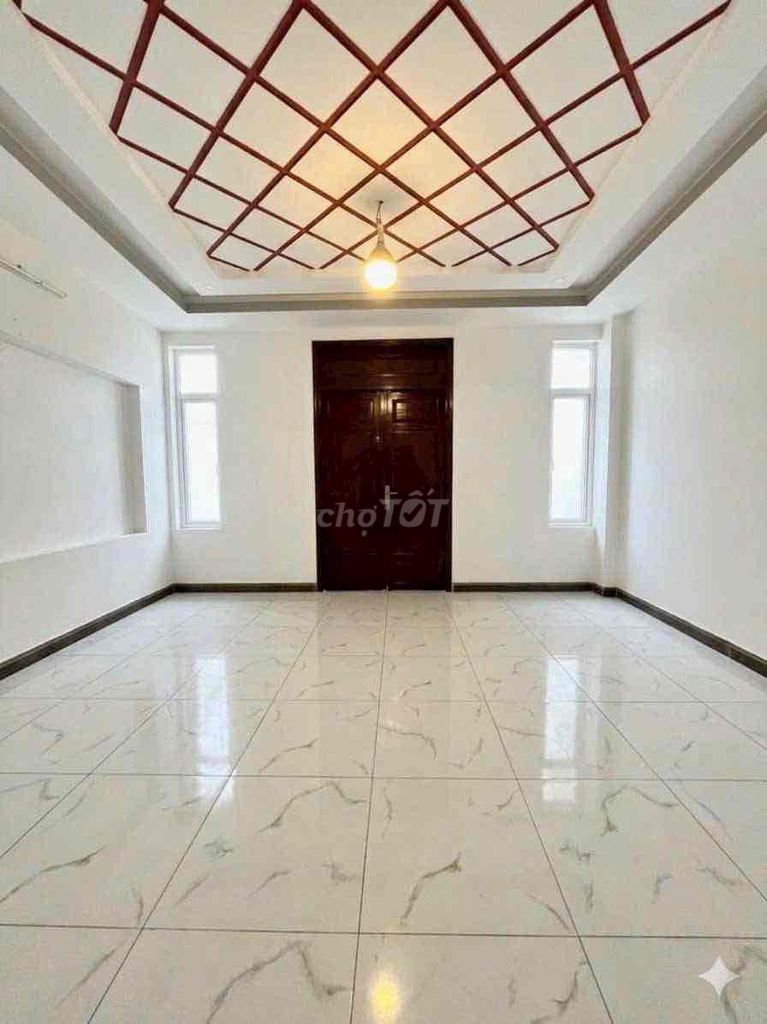 The main street. 4 bedrooms. 3 Nhà Bè toilets.