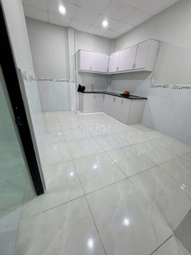 Three-room renter, Middle East 11,Thới Tam Thôn, Hóc Môn.