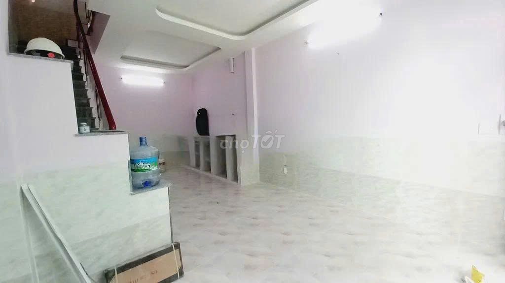 The 1st Houseway, 3rd Bedroom, wide Fields.