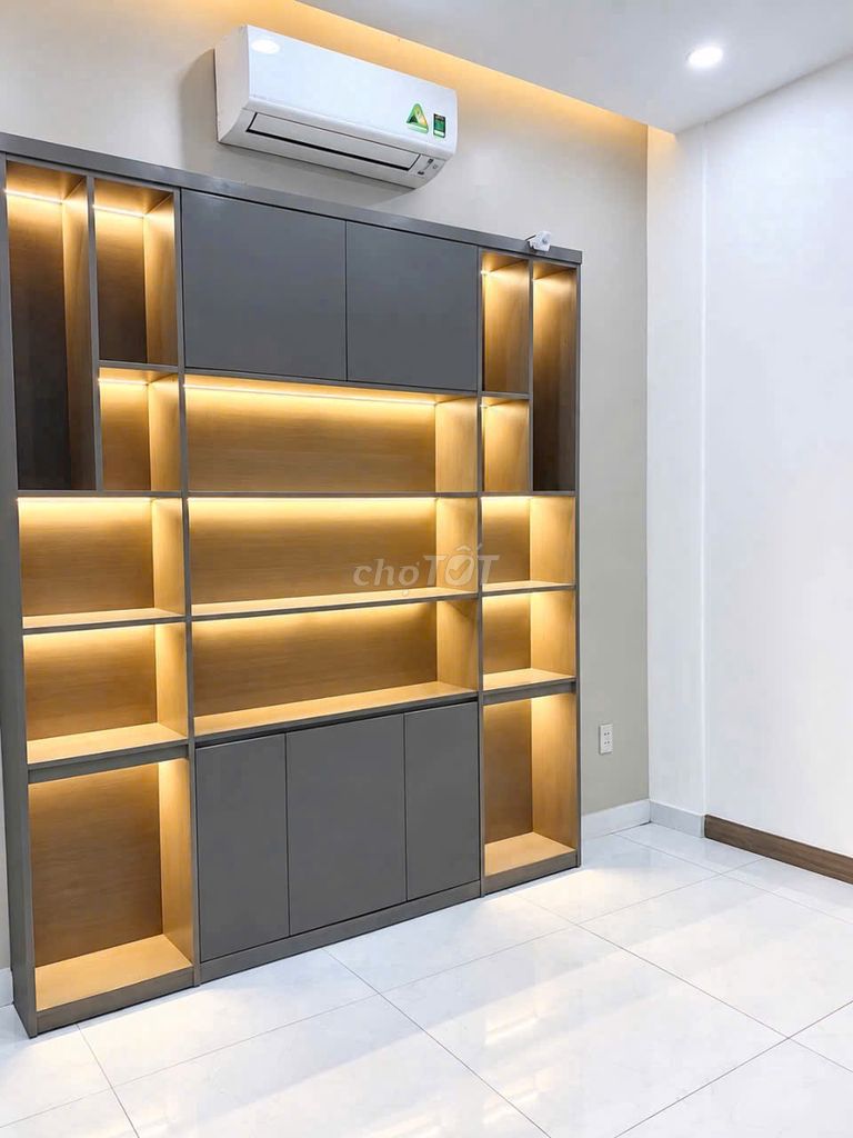 Rent a Firefire building near Aeon Mall Bình Tân 10 meters.