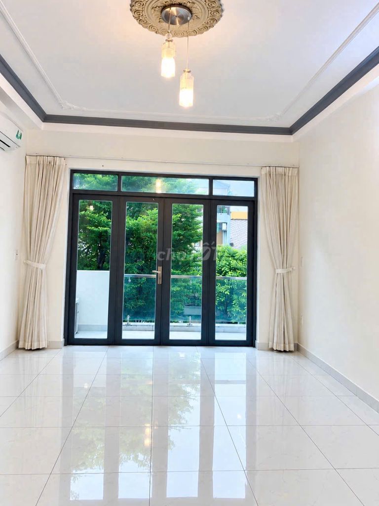 Rent a Firefire building near Aeon Mall Bình Tân 10 meters.