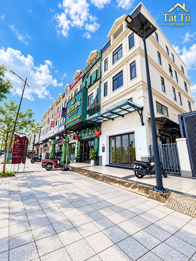 Rent the entire Shophous shong on Lakeview City for 45 million a month.