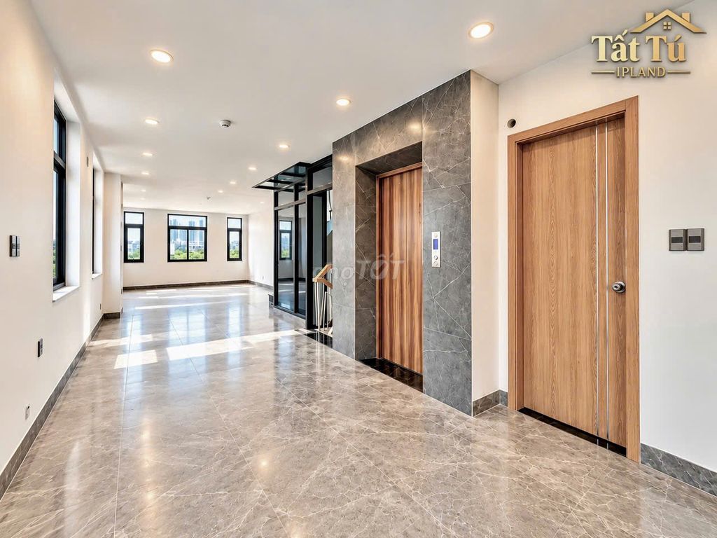 Rent the entire Shophous shong on Lakeview City for 45 million a month.