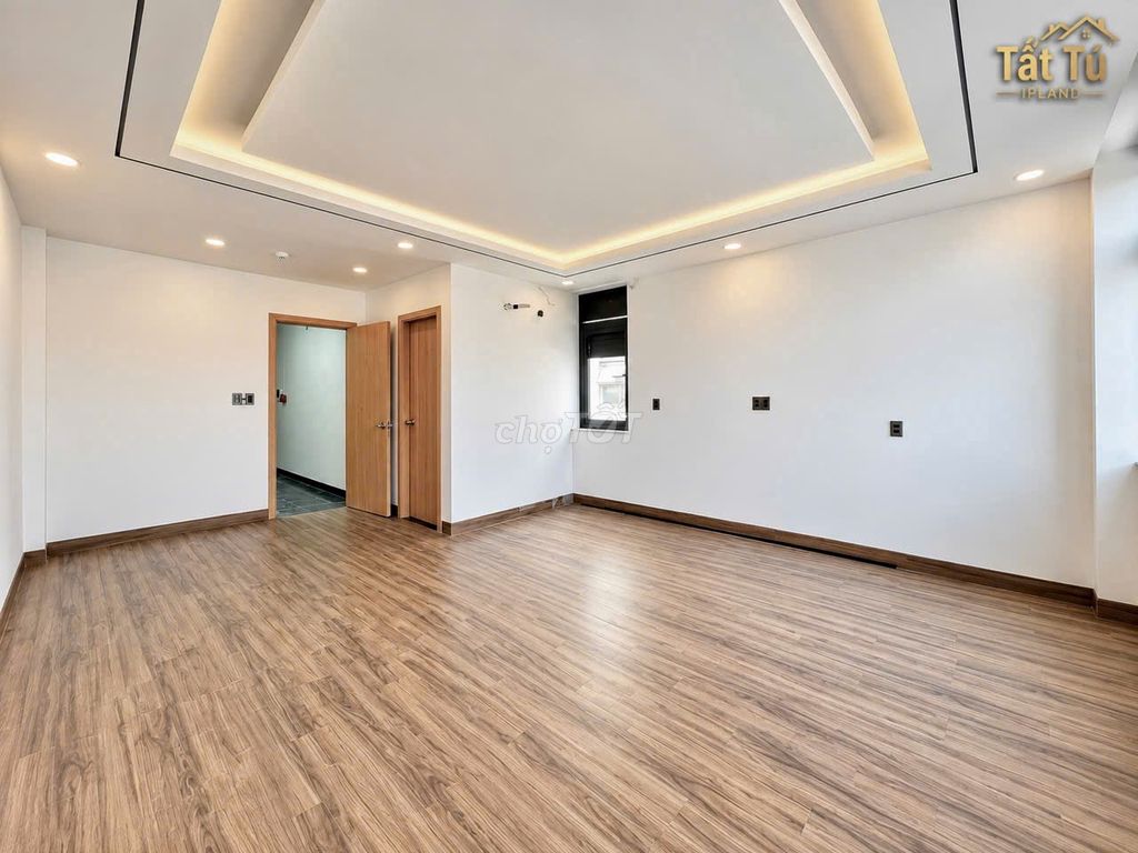 Rent the entire Shophous shong on Lakeview City for 45 million a month.