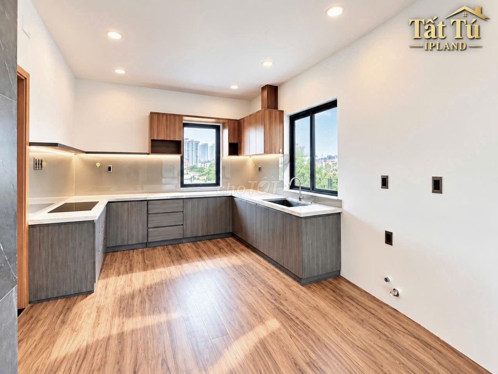 Rent the entire Shophous shong on Lakeview City for 45 million a month.