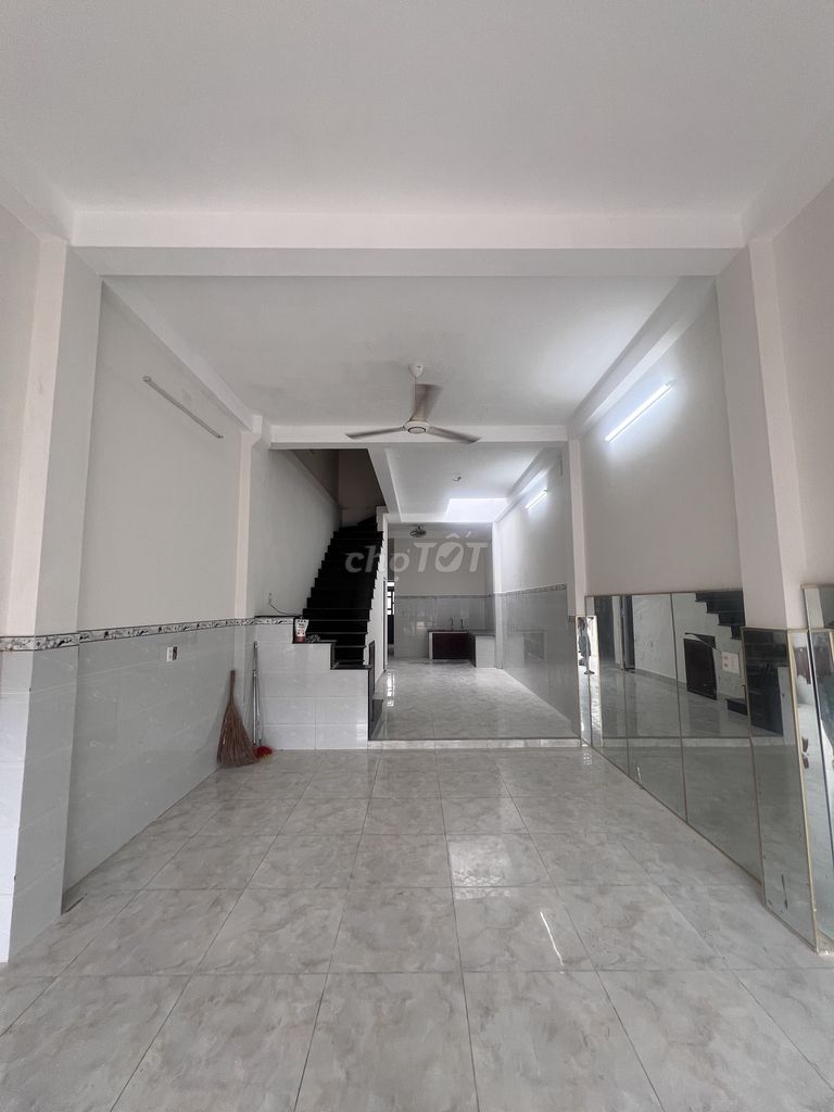 Rent a front house on Xuân Thới Sơn.