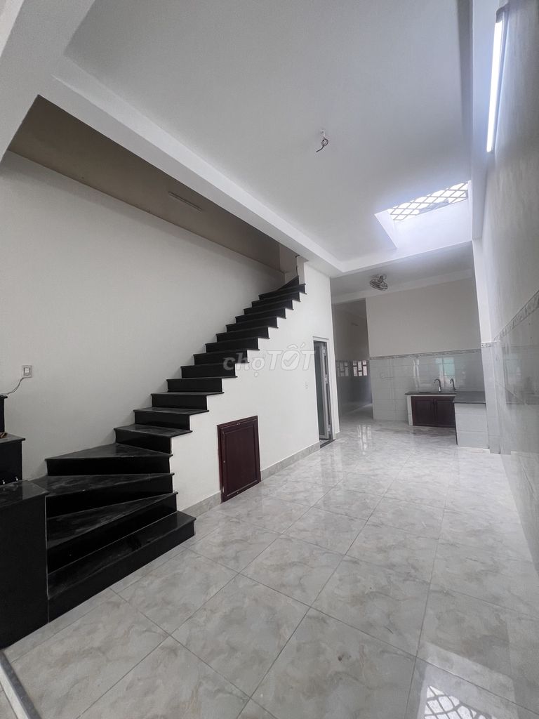 Rent a front house on Xuân Thới Sơn.