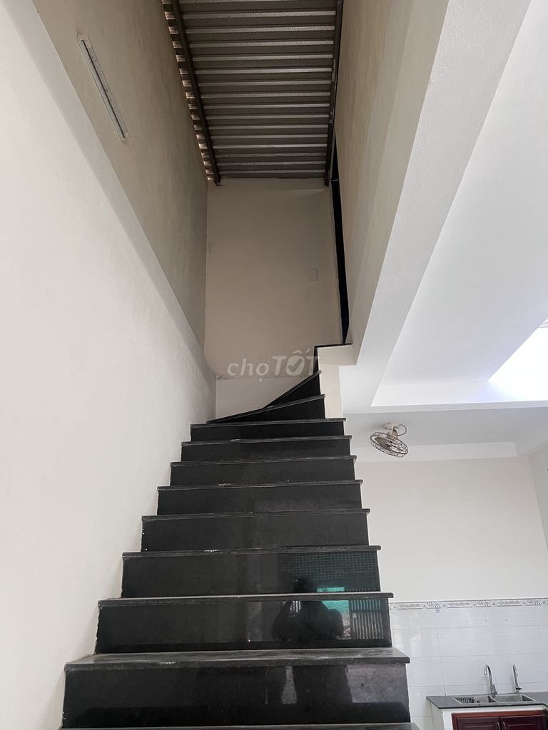 Rent a front house on Xuân Thới Sơn.