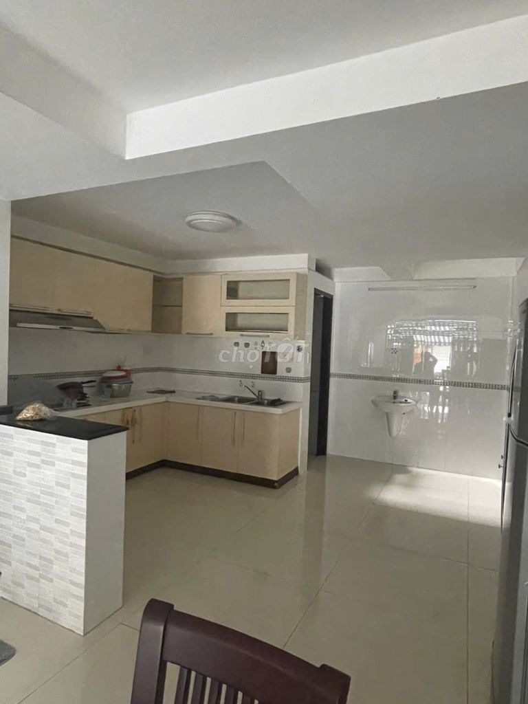 Let's rent out the Le-Bi-Shan family cash, 5 x 20 and 3 floors long