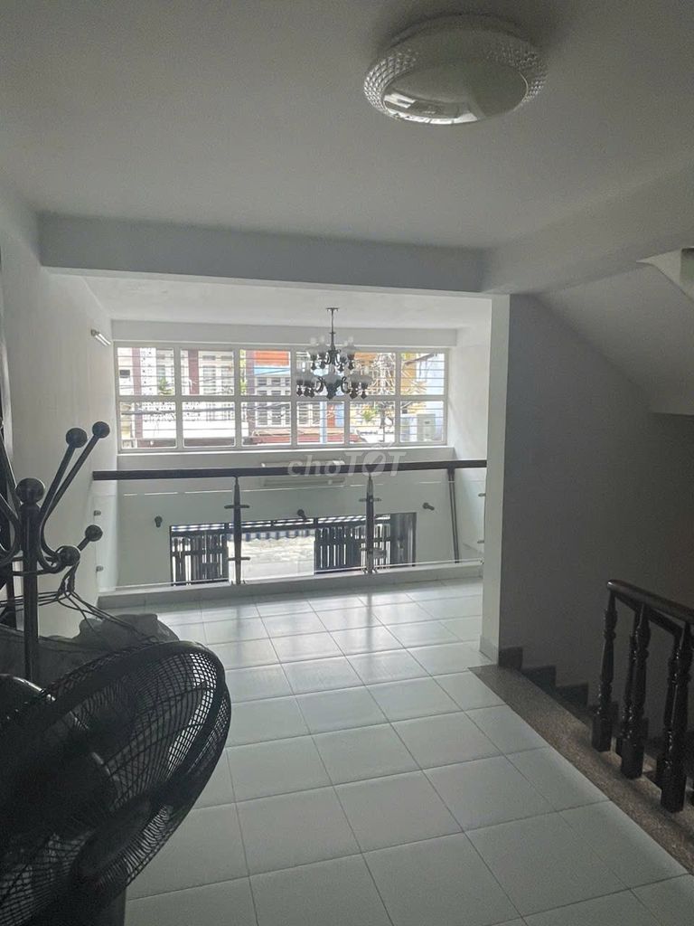 Let's rent out the Le-Bi-Shan family cash, 5 x 20 and 3 floors long