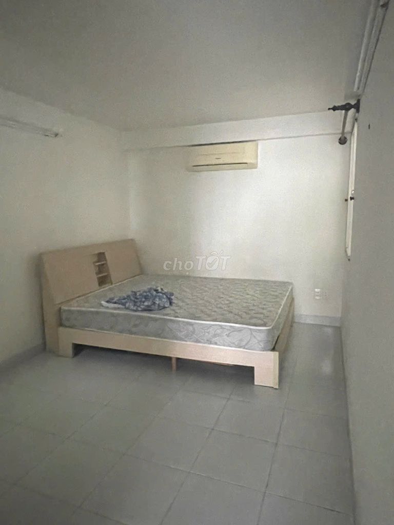 Let's rent out the Le-Bi-Shan family cash, 5 x 20 and 3 floors long