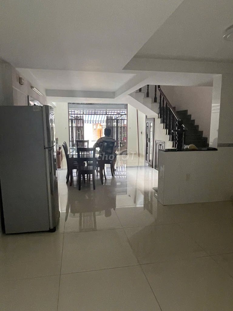 Let's rent out the Le-Bi-Shan family cash, 5 x 20 and 3 floors long