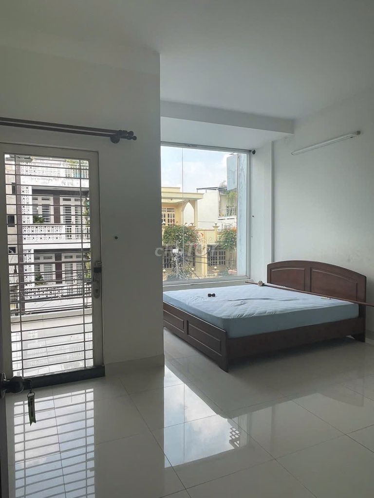 Let's rent out the Le-Bi-Shan family cash, 5 x 20 and 3 floors long