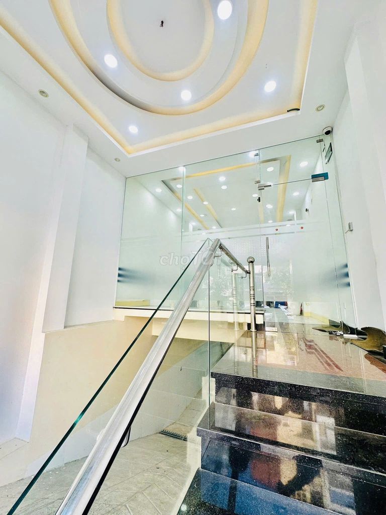 Rare!! 500 m2 area used - 239 A Huỳnh Văn Bánh - vertical floor, elevator