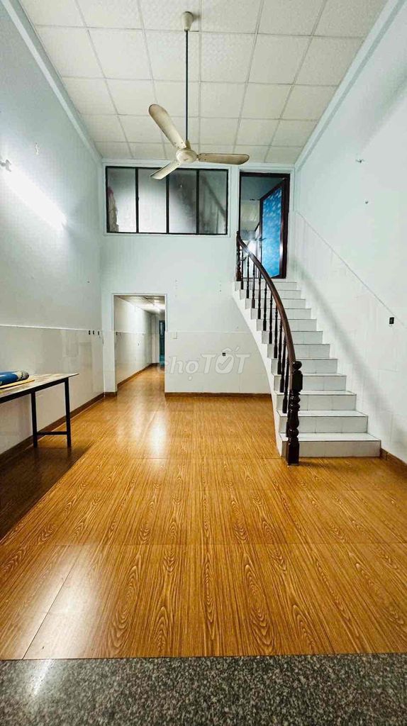 We're renting an apartment.