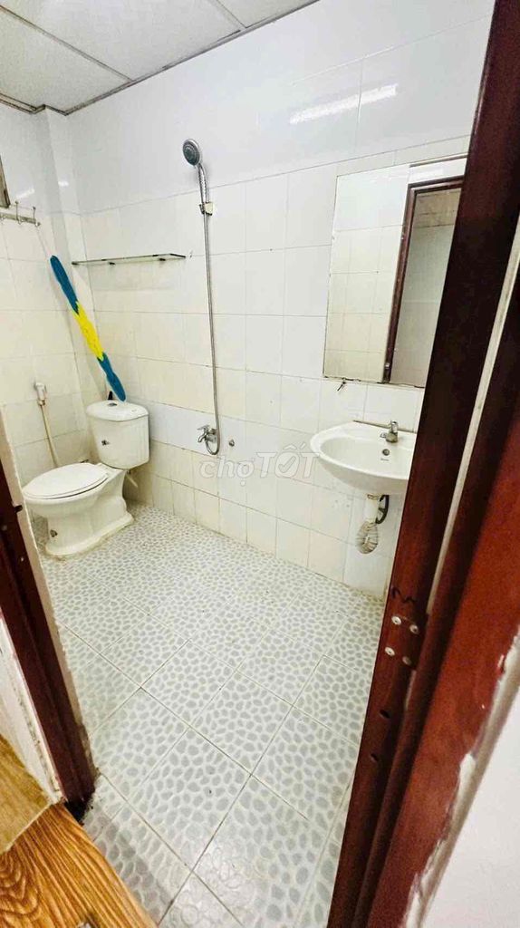 We're renting an apartment.